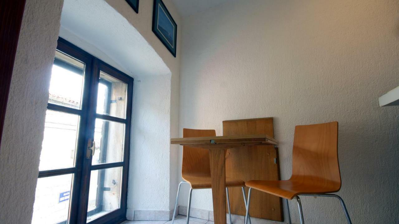 Studio Apartman Galerija Бузет Екстер'єр фото