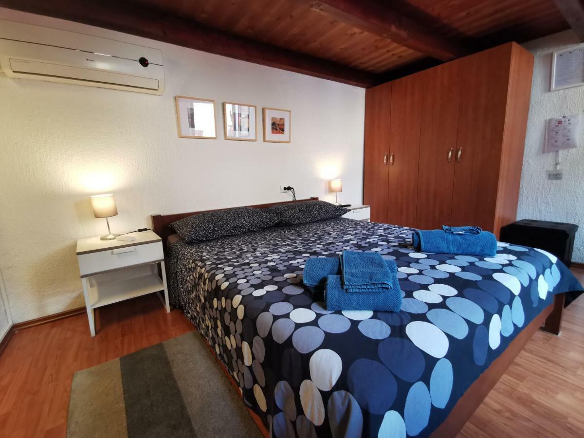 Studio Apartman Galerija Бузет Екстер'єр фото