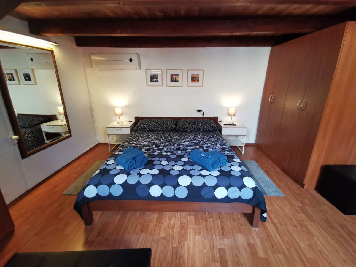 Studio Apartman Galerija Бузет Екстер'єр фото