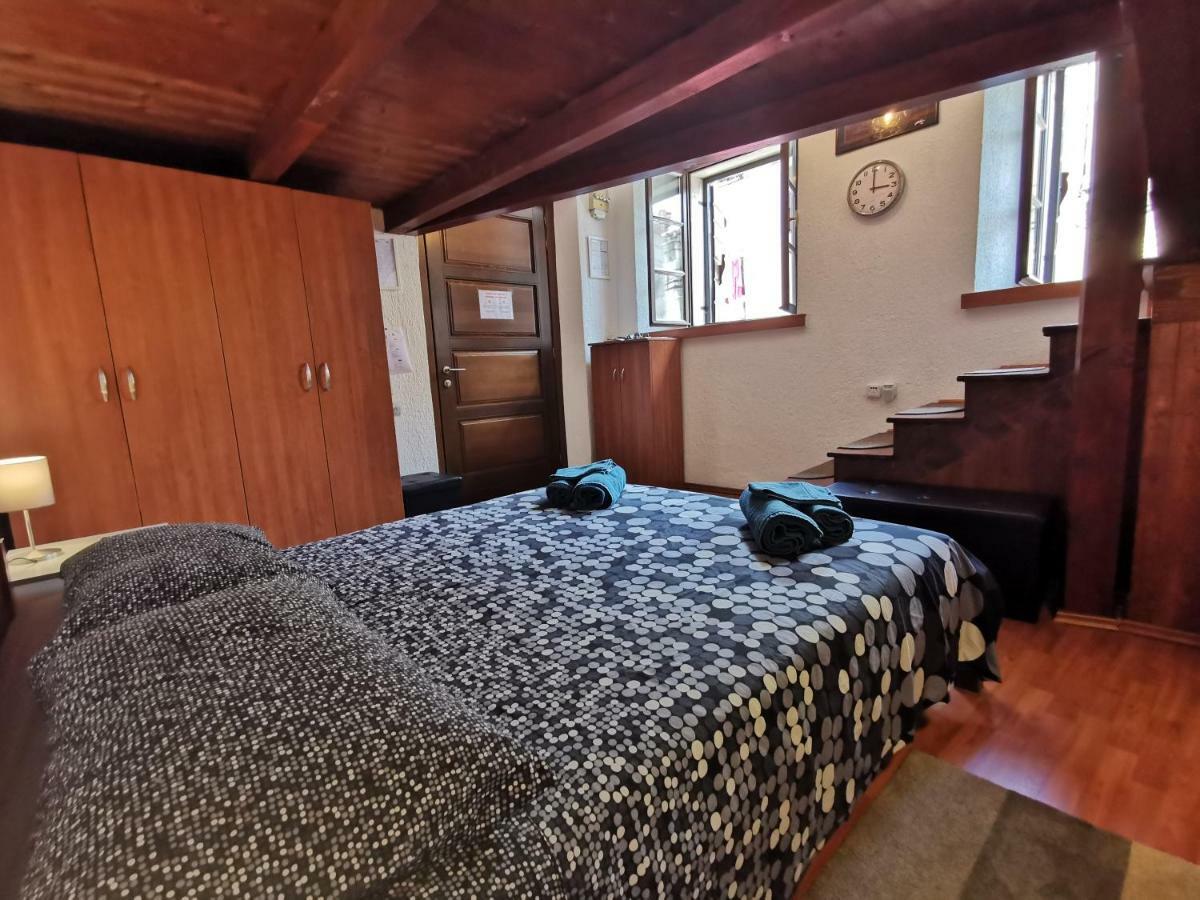 Studio Apartman Galerija Бузет Екстер'єр фото