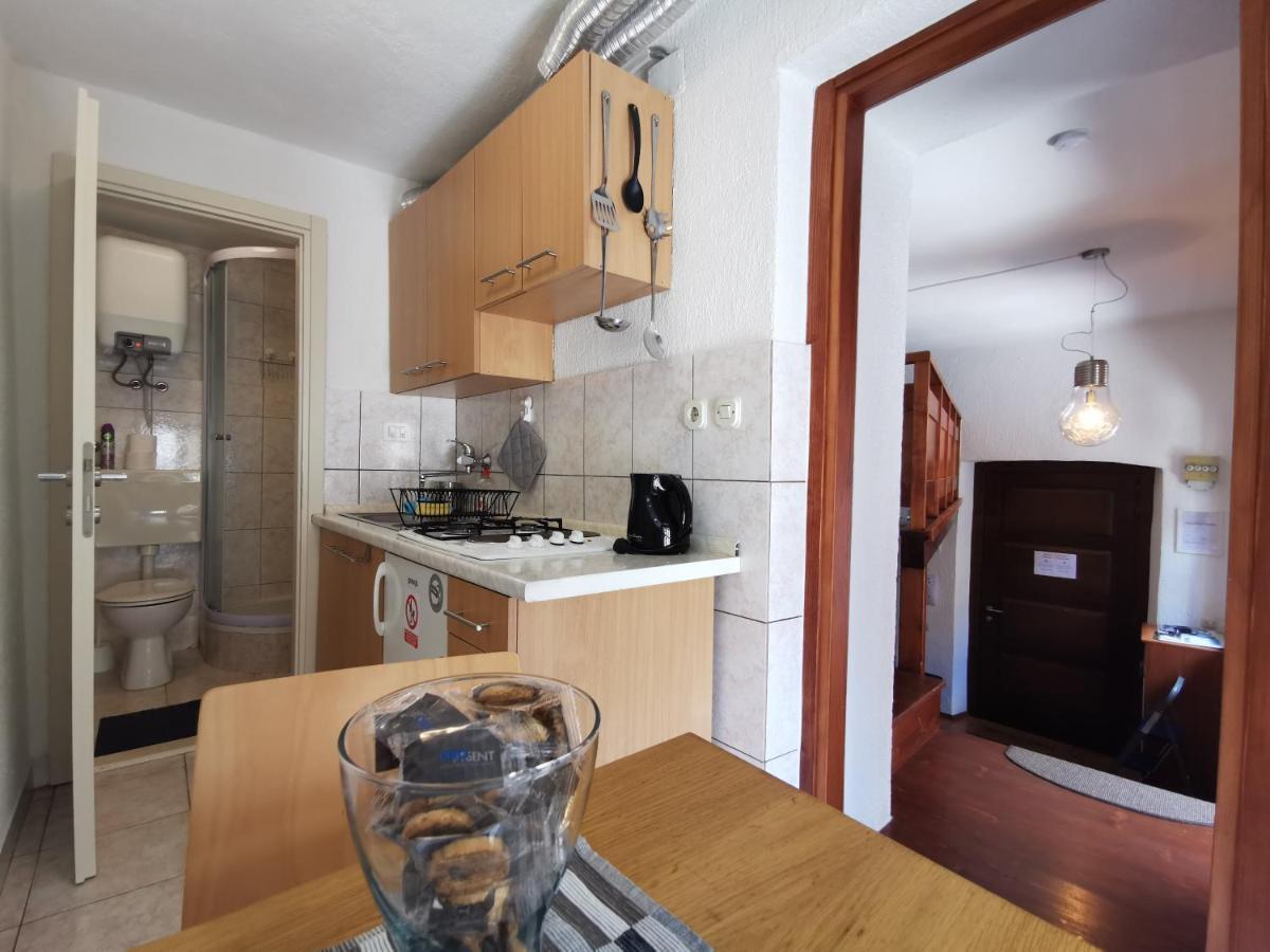 Studio Apartman Galerija Бузет Екстер'єр фото