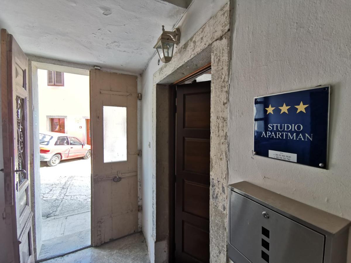 Studio Apartman Galerija Бузет Екстер'єр фото