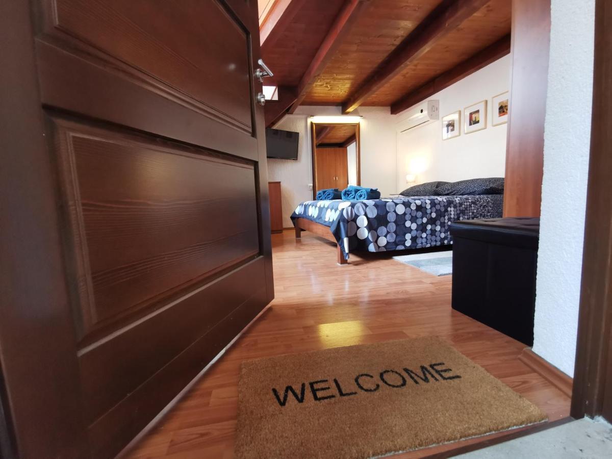 Studio Apartman Galerija Бузет Екстер'єр фото