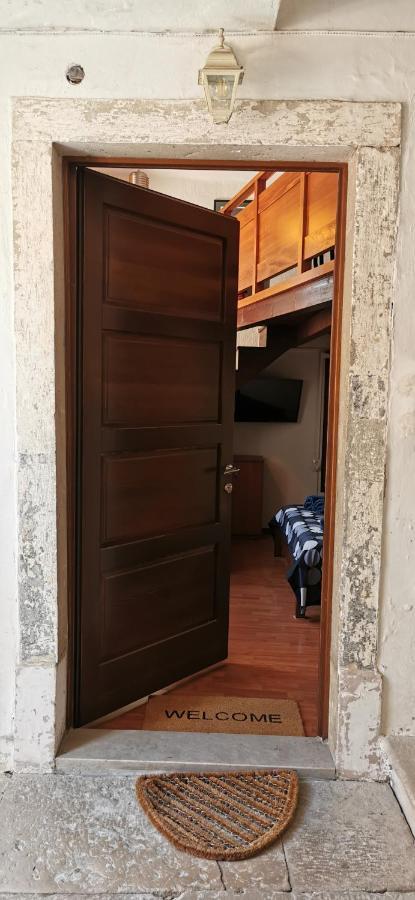 Studio Apartman Galerija Бузет Екстер'єр фото